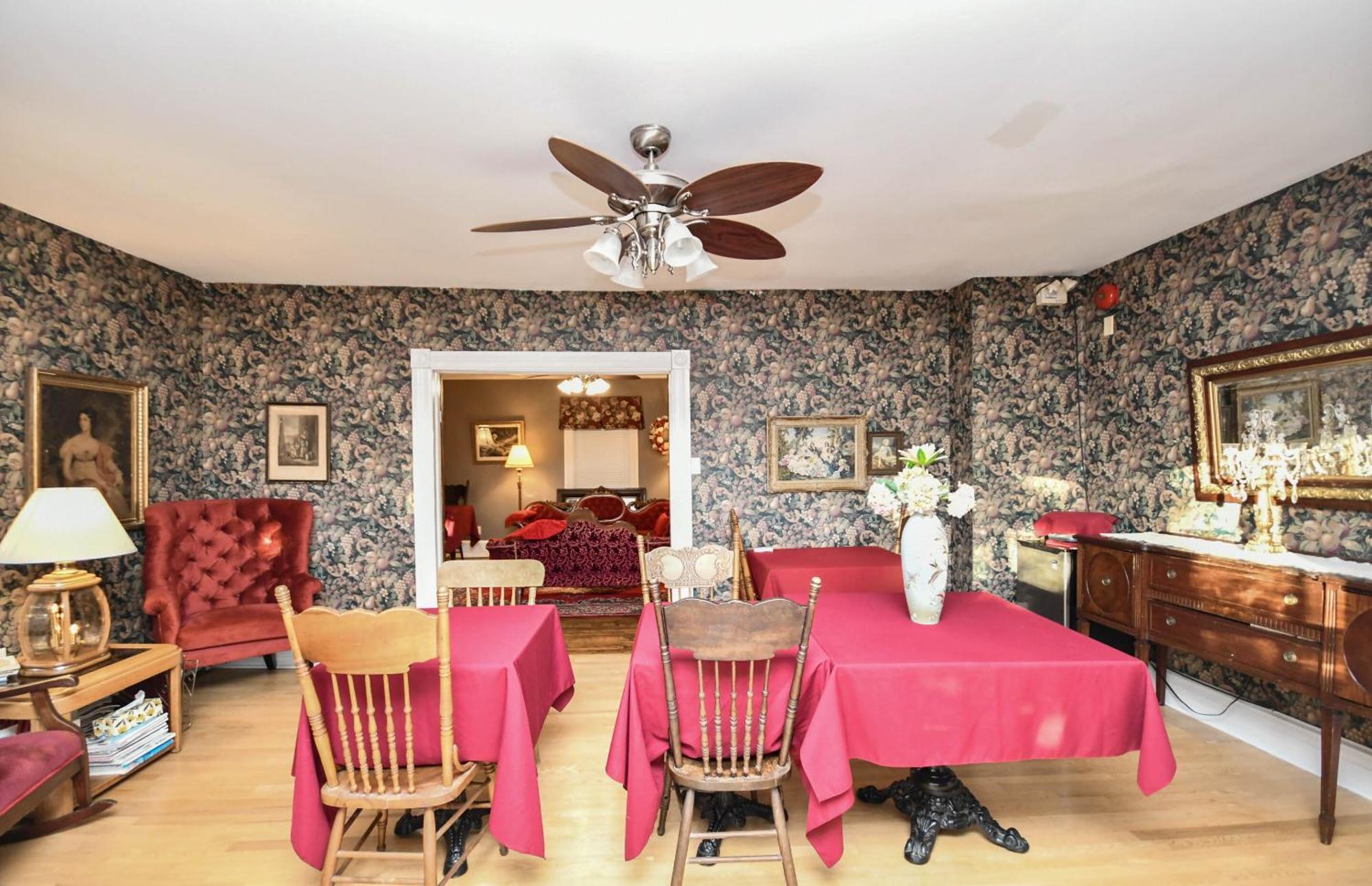 Queensland Surfside Inn מראה חיצוני תמונה